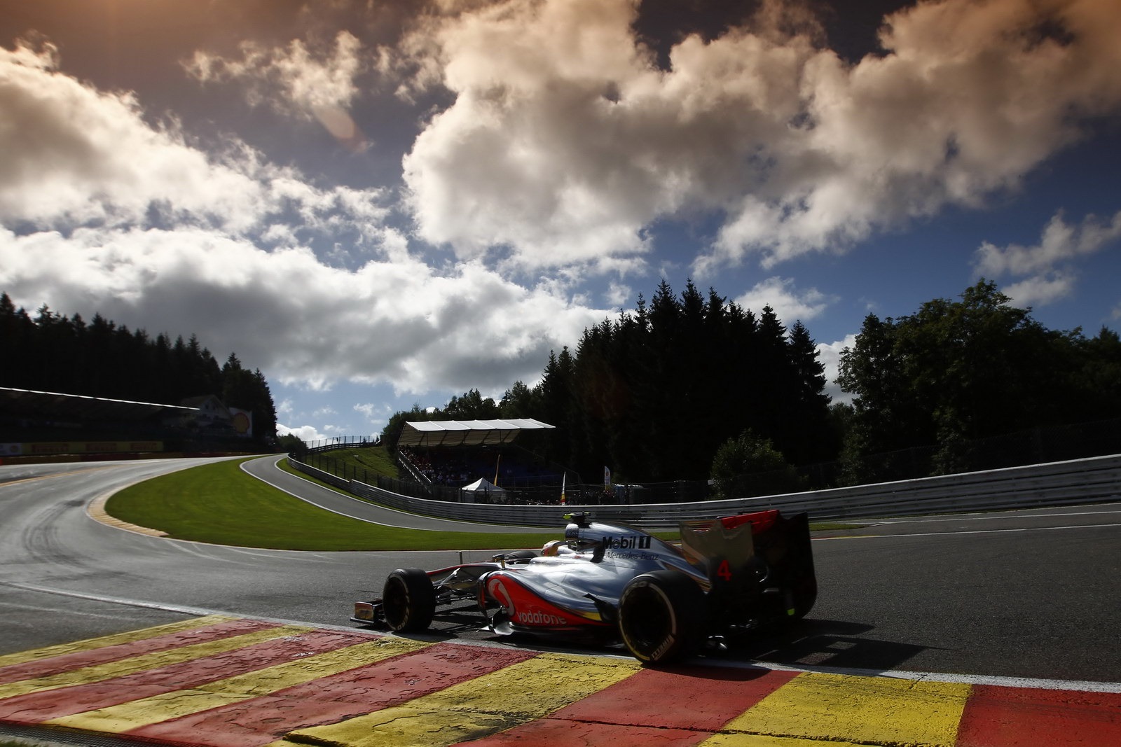 [F1-Belgium-McLaren-Hamilton-2%255B2%255D.jpg]