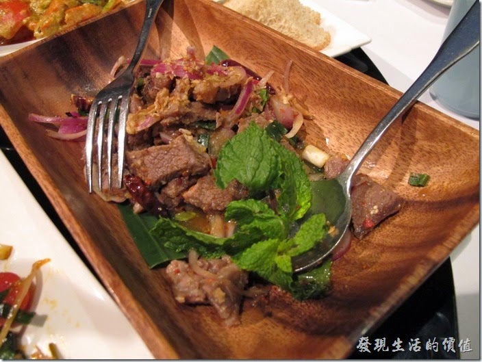 台北-香米泰國料理。香料辣拌牛小排。牛肉軟嫩，但並不是很具特色。