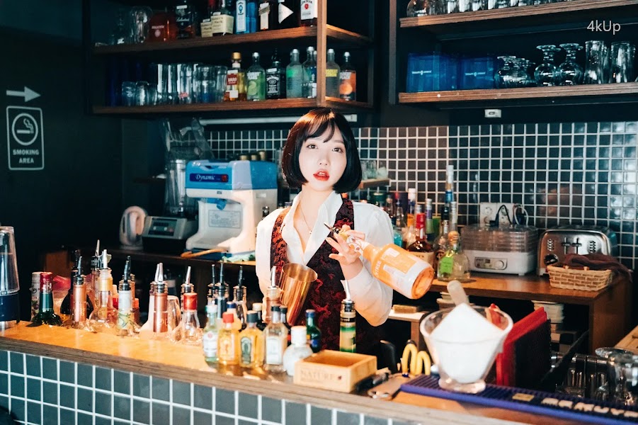 [Loozy] Son Ye-Eun (손예은) Tainted Love Bar