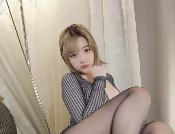 Coser@雯妹不讲道理 No.074《520特辑豪华版》条纹连体