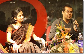 chetan-bhagat-with-wife-anusha-pic8