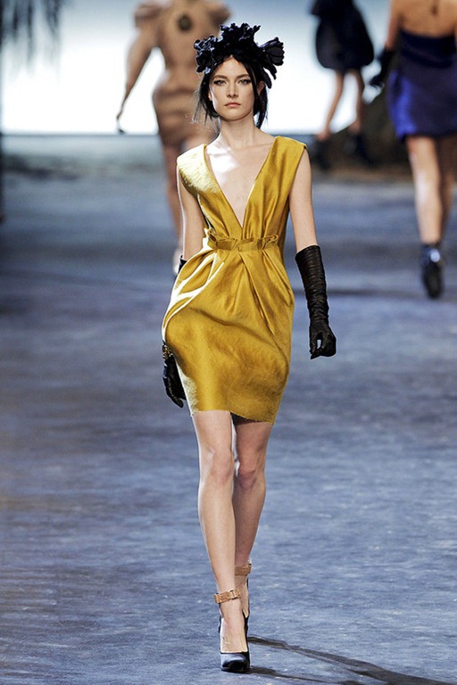 [LANVIN-FALL-2011-RTW-PODIUM-046_runway%255B3%255D.jpg]