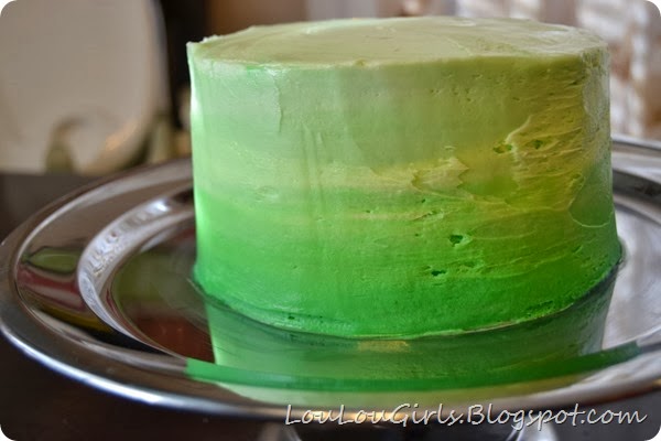 How-to-frost-an-ombre-cake (1)