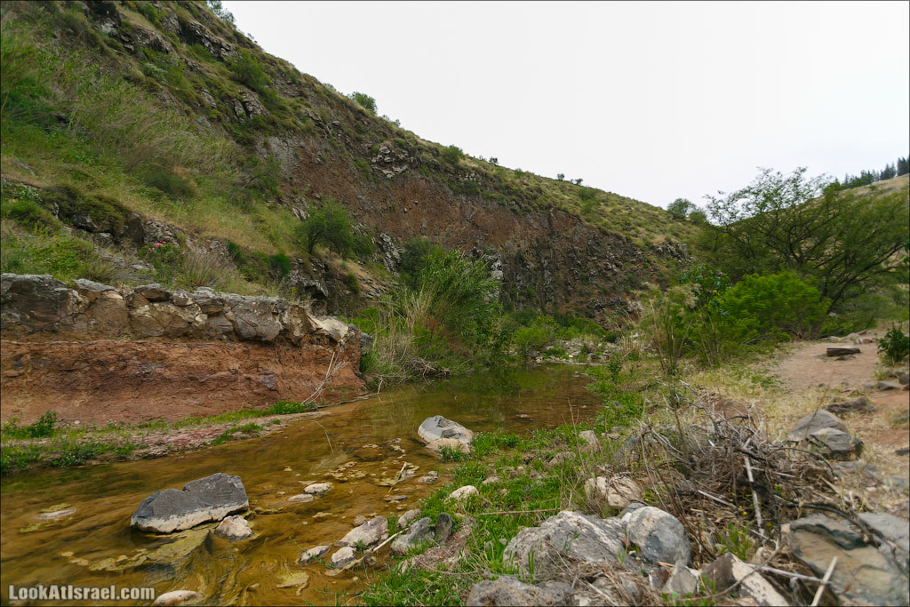 LookAtIsrael.com: Фото-блог о путешествиях по Израилю. Тель Авив, Иерусалим, Хайфа Поднимаемся выше и тут воды еще больше. 