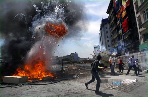 Турецкая полиция разгоняет протестующих