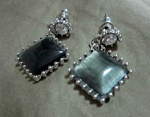 hyphen square earrings, bitsandtreats