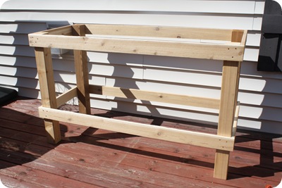 make your own potting bench