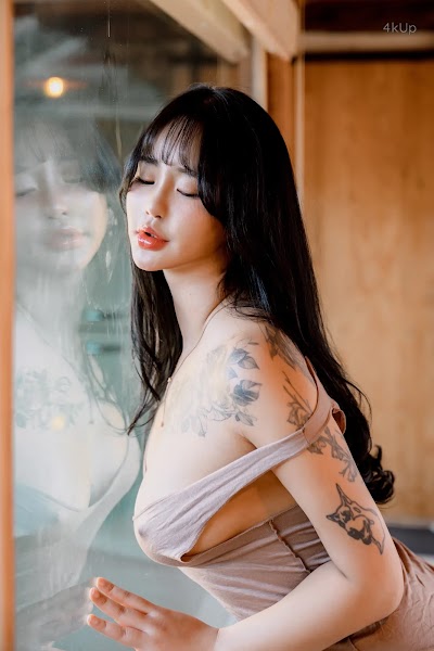 Jeon Bo-Yeon (전보연) T Pants