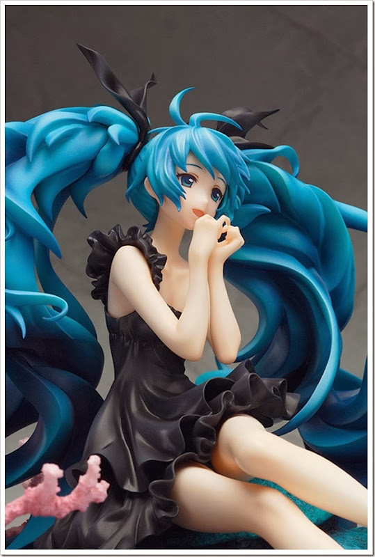 Hatsune_Miku_Deep_Sea_Girl_figma_05