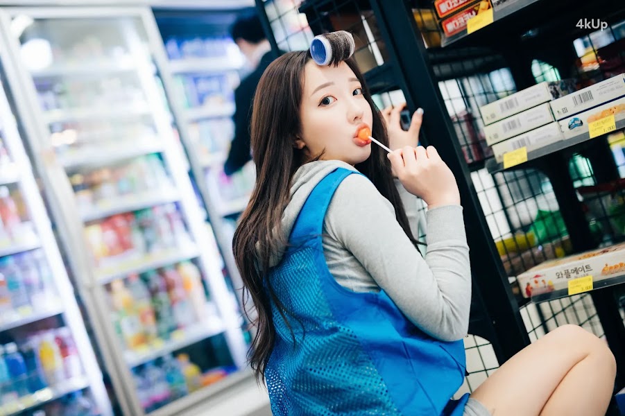[Loozy] Son Ye-Eun (손예은) CS Part Timer