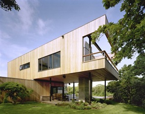 Fachada-de-madera-Casa-Bluff-por-Robert-Young Fachada-de-madera-Casa-Bluff-por-Robert-Young