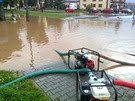 Wypompowywanie wody na Wierbce - 25.06.2013.. (new)