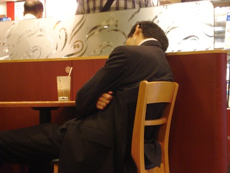 05. Dormind in restaurant.JPG