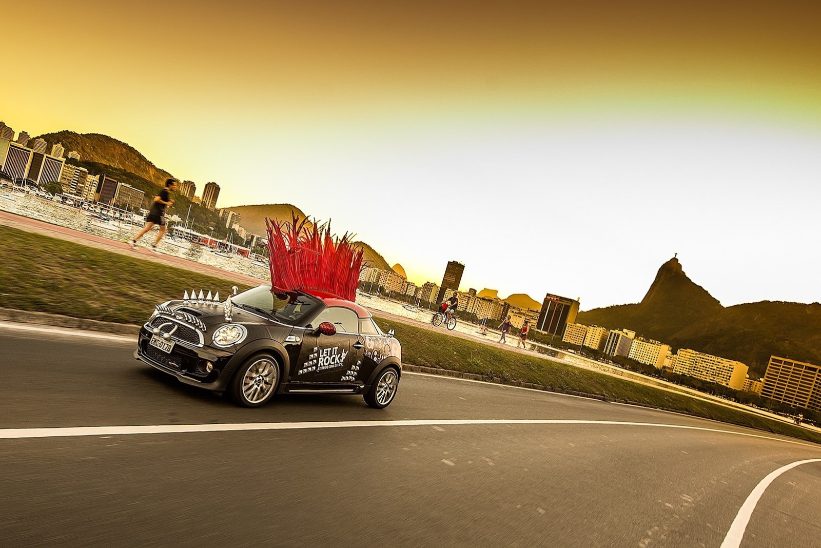 [MINI-Coupe-Punk-7%255B2%255D.jpg]