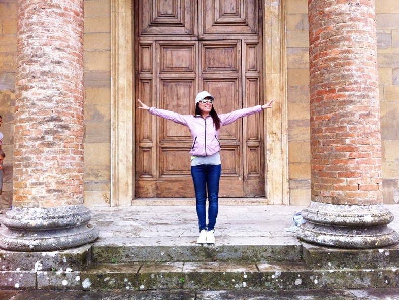 on the road fashion bloggers