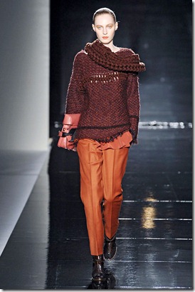 SPORTMAX-FALL-2011-RTW-PODIUM-028_runway