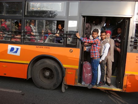 27. Autobuz Delhi.JPG