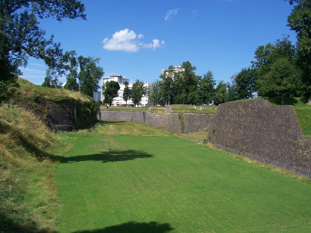 [2013.08.04-002%2520fortifications%255B9%255D.jpg]
