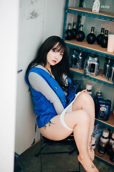 [Loozy] Son Ye-Eun (손예은) CS Part Timer