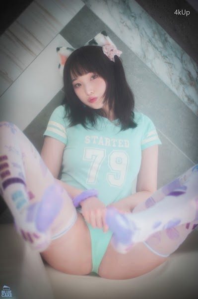[BLUECAKE] Bambi (밤비) Naughty Cats Pink & Mint RED