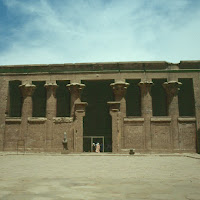 41.- Pario Templo de Horus