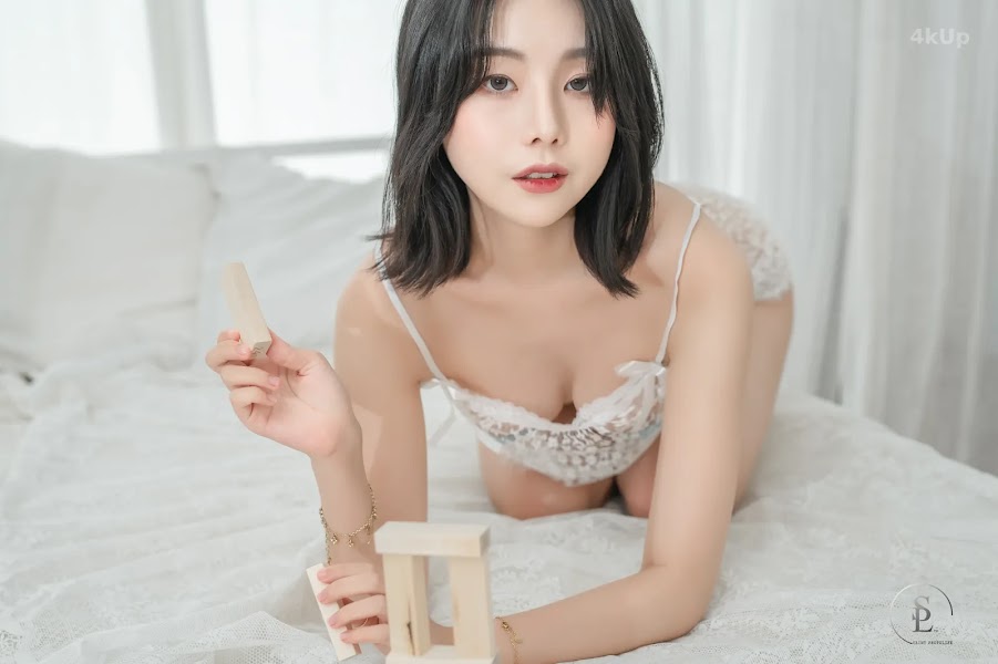 SAINT Photolife – Yuna (유나) No.32 Jenga
