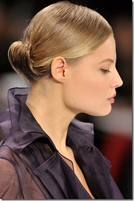 CAROLINA-HERRERA-FALL-2011-RTW-BEAUTY-033_runway