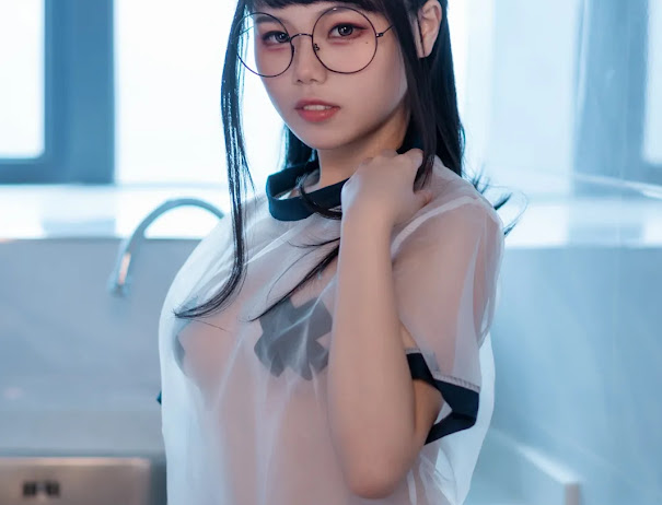 Coser@七月喵子 (qiyuemiaozi) No.009 喝酸奶的眼镜娘