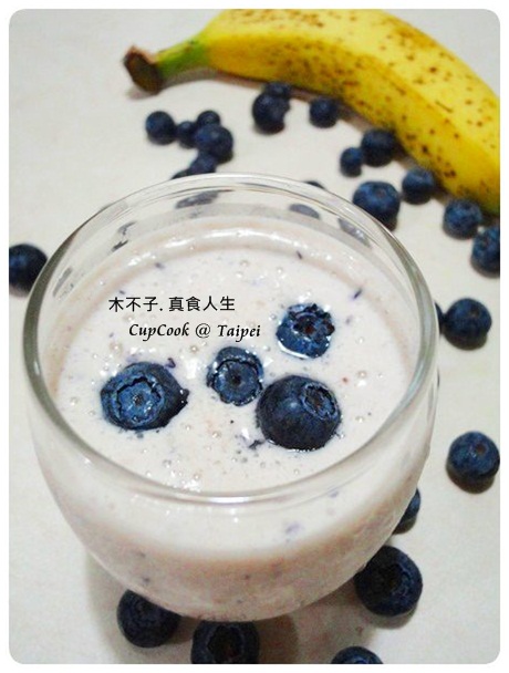 香蕉藍莓優格冰沙 smoothie 成品 (5)