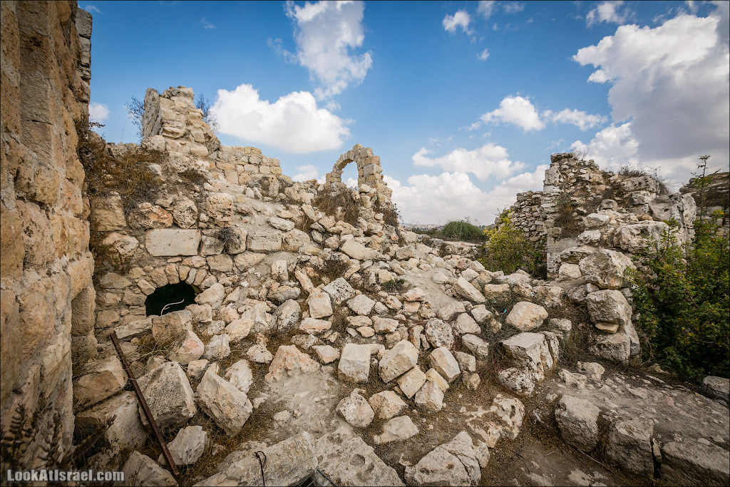 LookAtIsrael.com - Фото путешествия по Израилю | Крепость Бельмонт в кибуце Цуба | Belmont fortress
