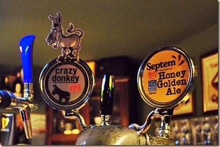 CrazyDonkey@LocalPub-06Jan12-Crazy Donkey & Septem Golden Taps