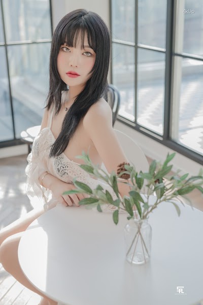 SAINT Photolife – Yuna & BLOOM Vol.01