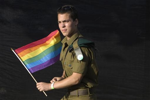 [gay-israeli-soldier4.jpg]