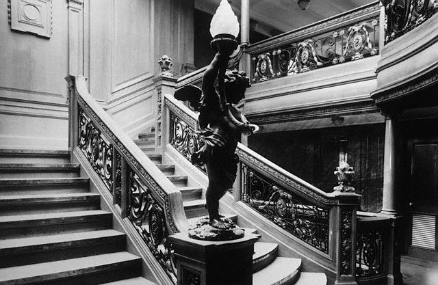[RMS_Olympic_aft_grand_staircase4.jpg]