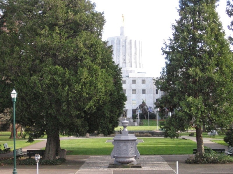 [IMG_5091-Oregon-State-Capitol--Breym.jpg]