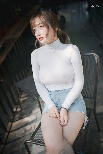 DJAWA Photo – Son Ye-Eun (손예은) A Snap of Intimacy