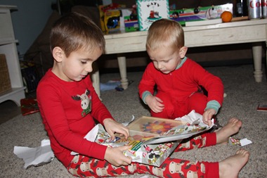 boys opening presents (1 of 1)