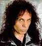 Ronnie James Dio - vocal principal