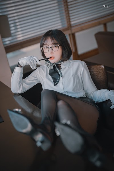 DJAWA Photo – Son Ye-Eun (손예은) Naughty Supervisor