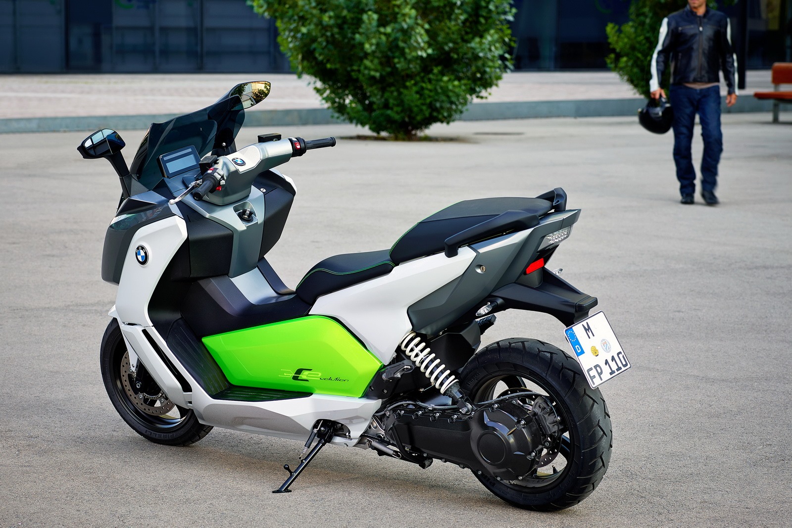[BMW-Electric-Scooter-35%255B2%255D.jpg]