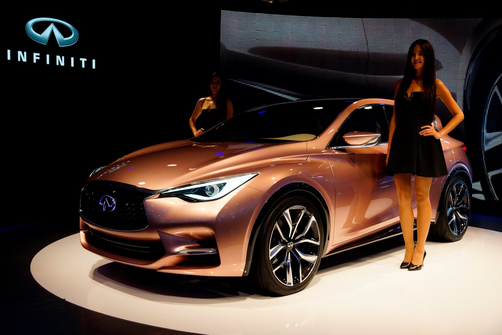 [Infiniti-Q30-Concept-5%255B2%255D.jpg]