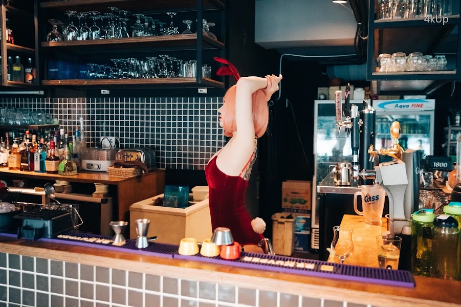 [Loozy] Son Ye-Eun (손예은) Tainted Love Bar