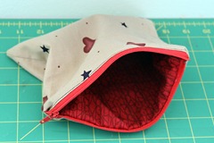 my first zippered pouch