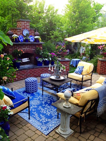[RuedeEmilyBackyard14.jpg]