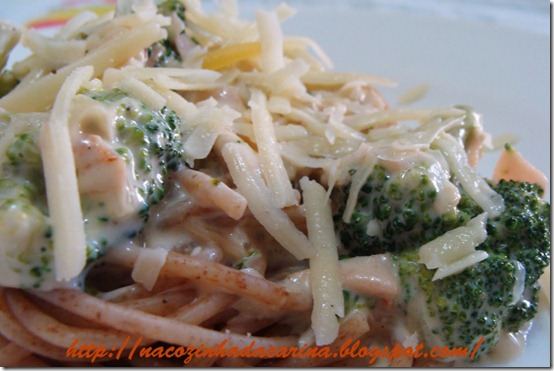 espaguete-integral-com-brócolis-e-requeijão-02