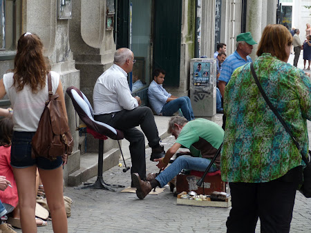 Imagini Portugalia: curatat de pantofi pe strada
