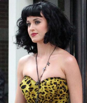 Katy Perry hair messy hairstyle