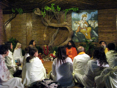 Iunia Pasca: Ashram hindus