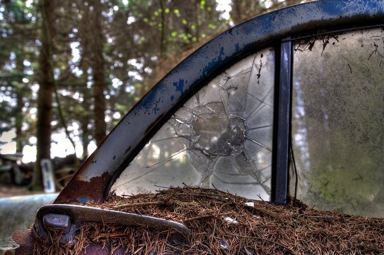 chatillon-car-graveyard-16