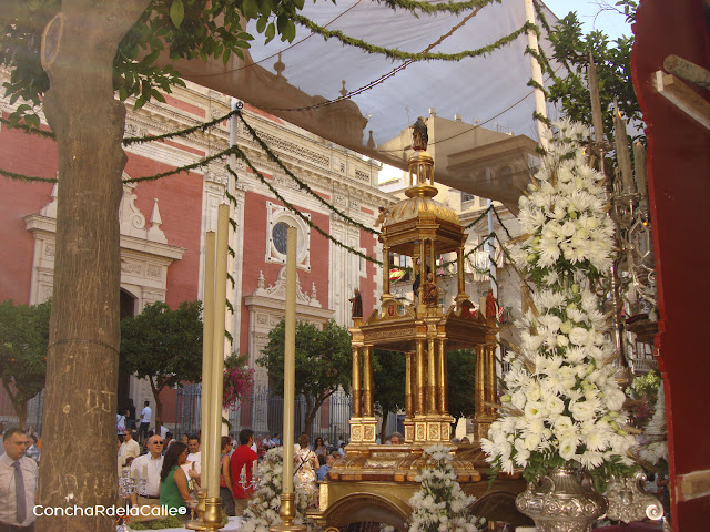 Altares Corpus 2011 - Convento de la Paz-El Salvador 1.jpg